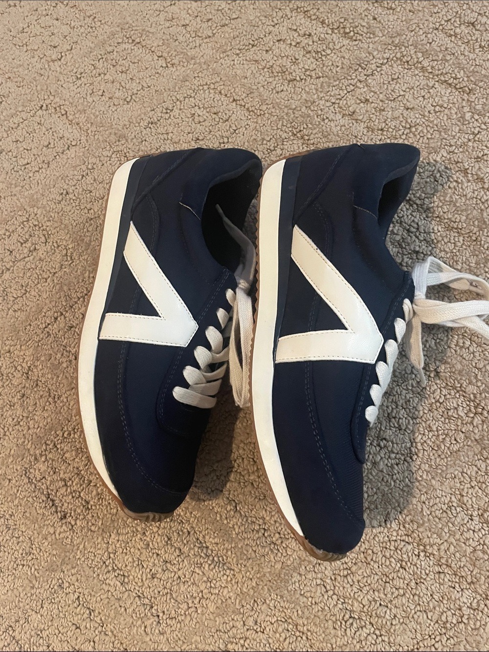 Loft Navy Blue Low-Top Sneakers with White Accent - Picture 4 of 6
